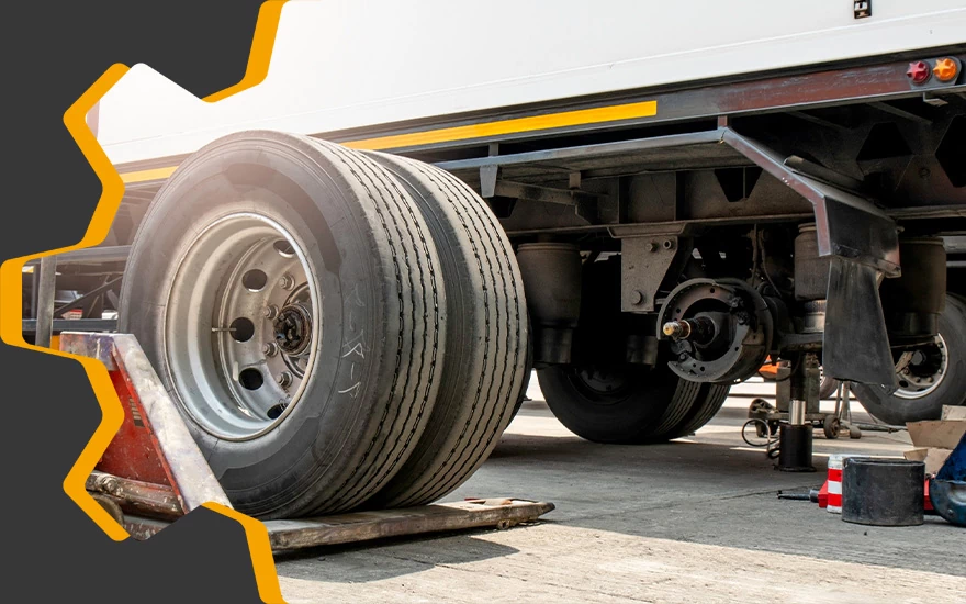 Odkręcona koła w&nbsp;naczepie